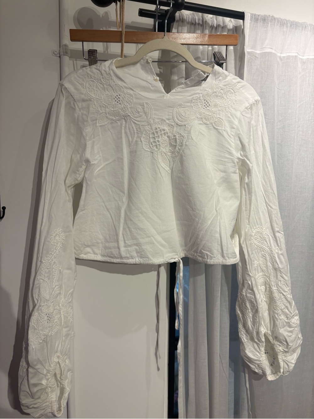Zara White Embroidered Long-Sleeve Blouse